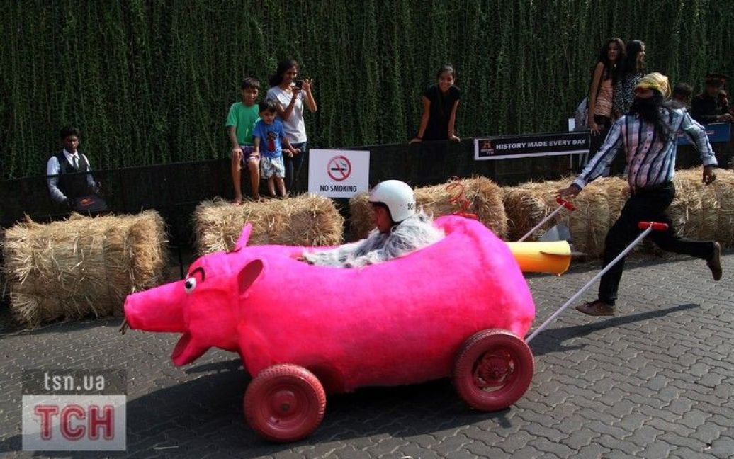В Індії відбулись перегони Red Bull Soapbox Race / © Фото EPA/UPG