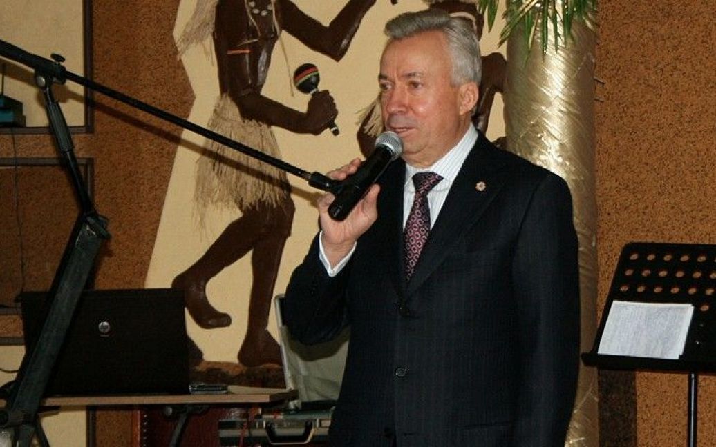 Мер Донецька Лук&#039;янченко роздав грамоти чорнобильцям у стриптиз-барі / © ttolk.ru