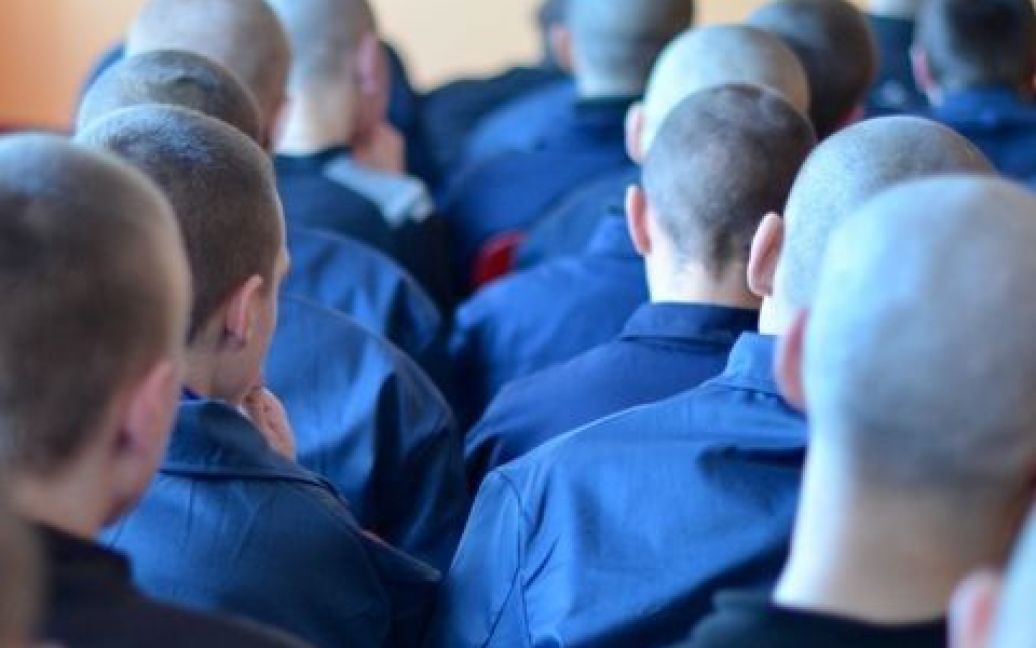 Половина дітей сидять у колоніях через дрібні крадіжки / © Гри