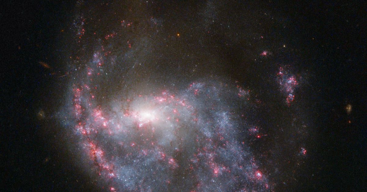 NGC 922