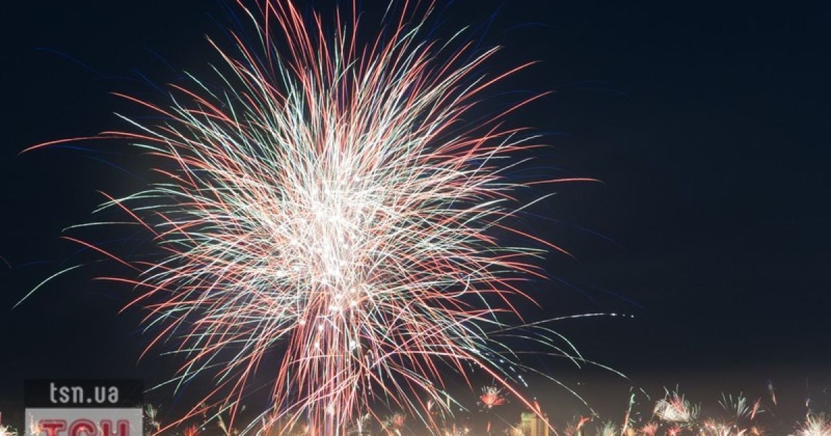 Європа запалила святкові вогні / © Фото EPA/UPG