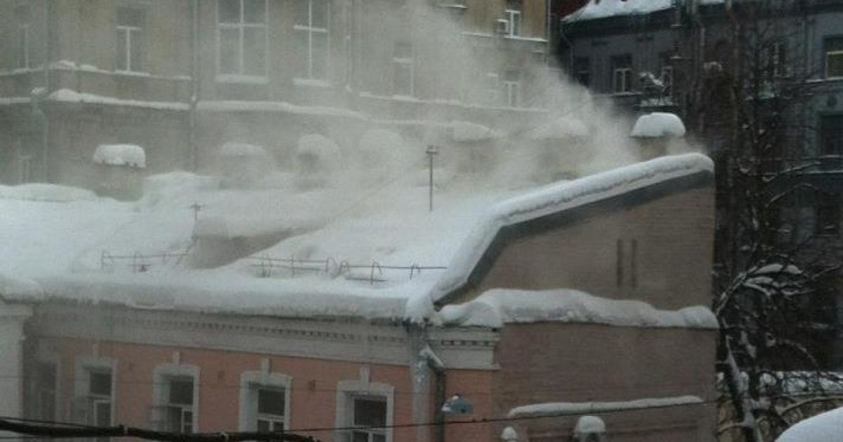 Райвідділ міліції у Києві затягло димом
