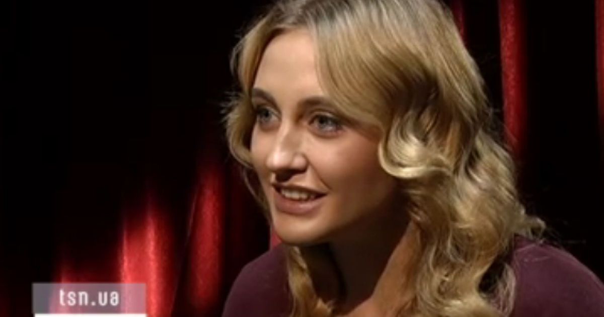 У новій роботі Єва бачить себе в іншому образі і, вочевидь... неодруженою