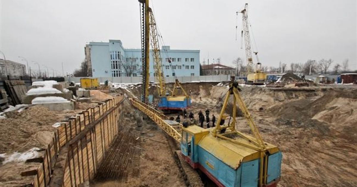 На будмайданчику у Києві кран вбив двох людей / © ЛігаБізнесІнформ