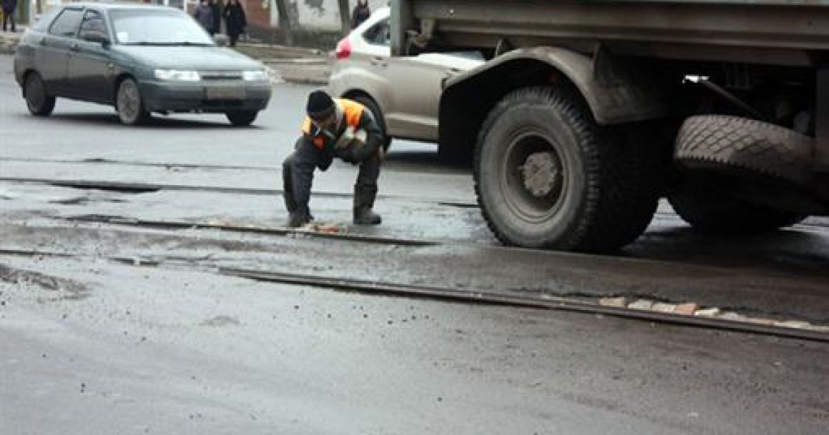Голові &laquo;Київавтодору&raquo; дали місяць на те, щоб відродити дороги в столиці