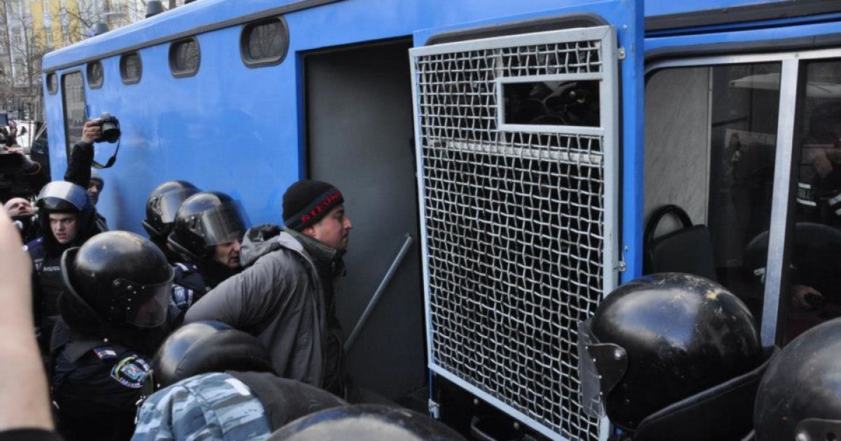 Біля Гостинного двору побилися депутати / © facebook.com/alex.zakletsky