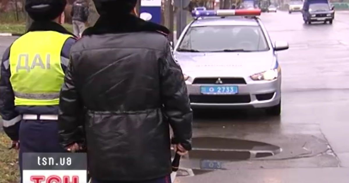 ДАІ буде ловити тих, хто не пропускає мигалки
