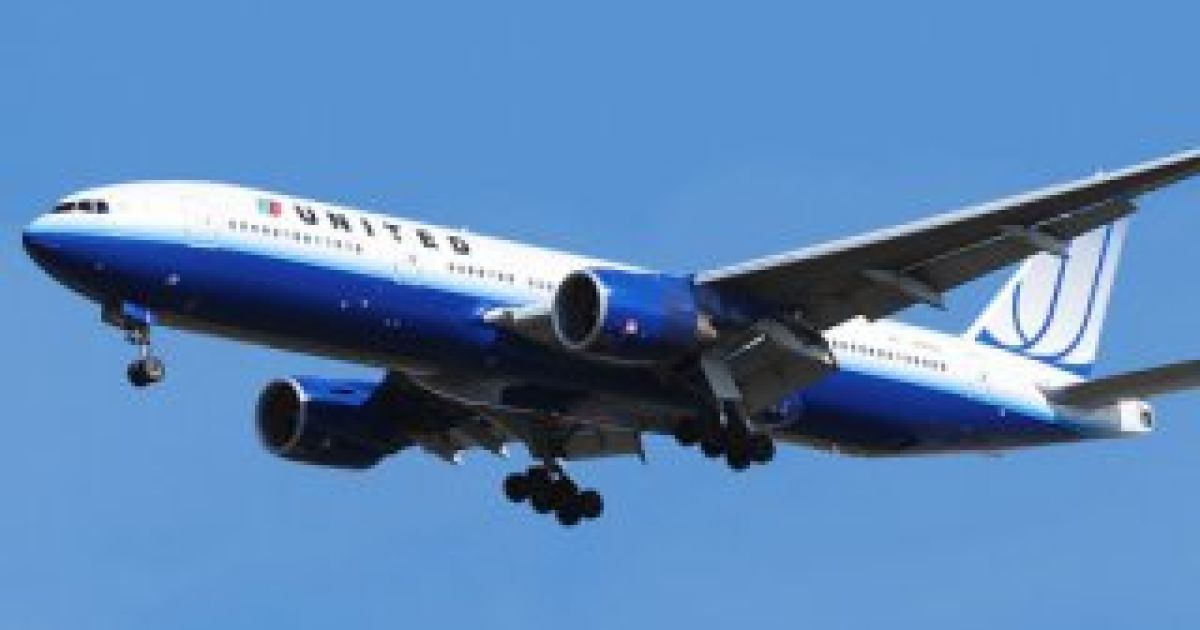 Пасажирка подала до суду на United Airlines через те, що стюарди не заспокоїли онаніста на борту.