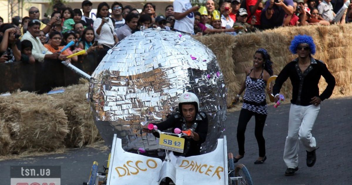 В Індії відбулись перегони Red Bull Soapbox Race / © Фото EPA/UPG