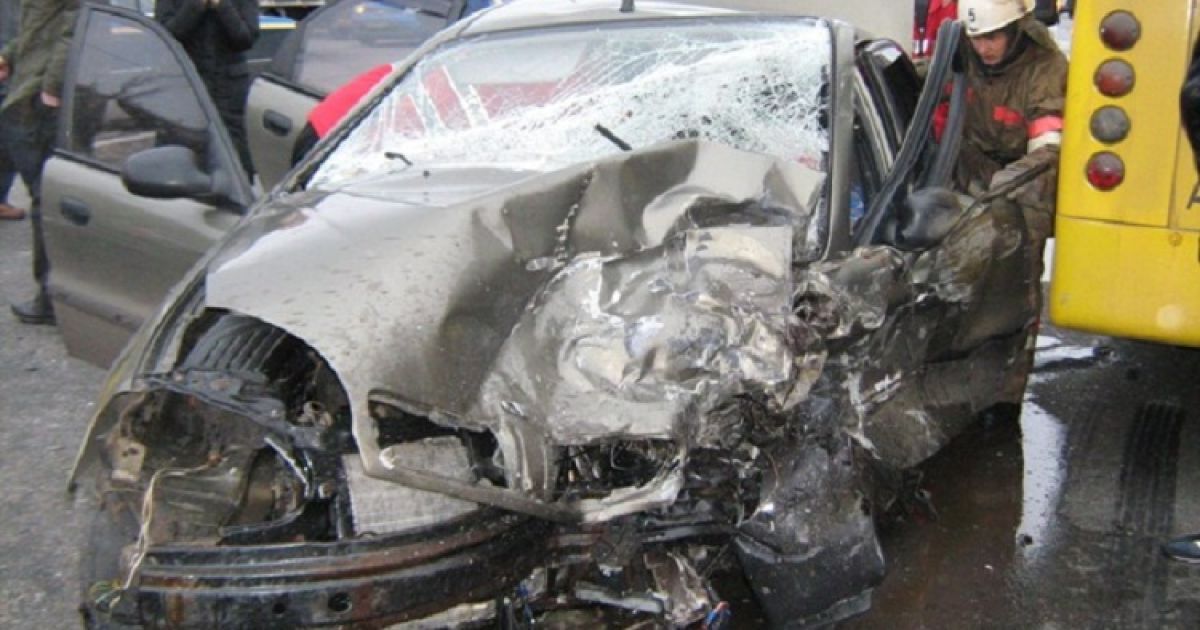 З невідомої причини Fiat вилетів на зустрічну смугу