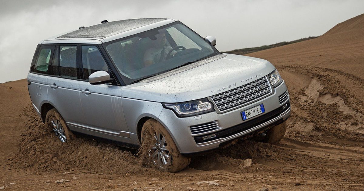 Найкращим позашляховиком став Range Rover в четвертому поколінні. / © АвтоВести