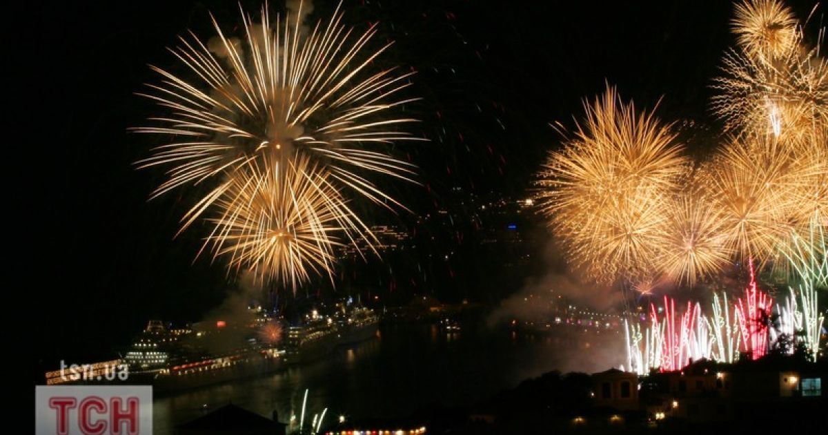 Європа запалила святкові вогні / © Фото EPA/UPG