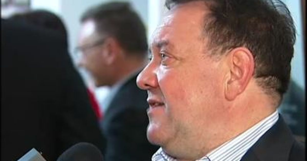 Бенюк каже, що він у бійках бере участь як тренер чи психолог