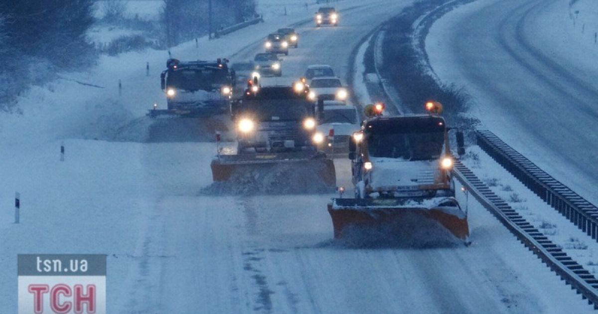 51 одиниця техніки відновлює електропостачання