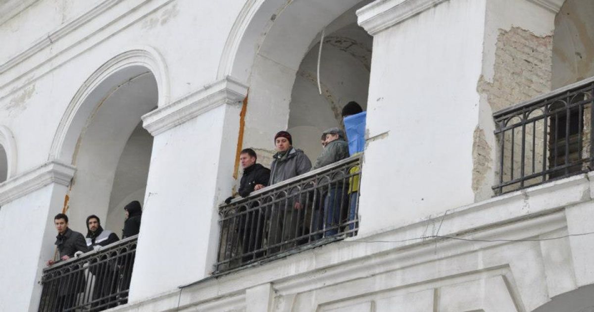 Біля Гостинного двору побилися депутати / © facebook.com/alex.zakletsky