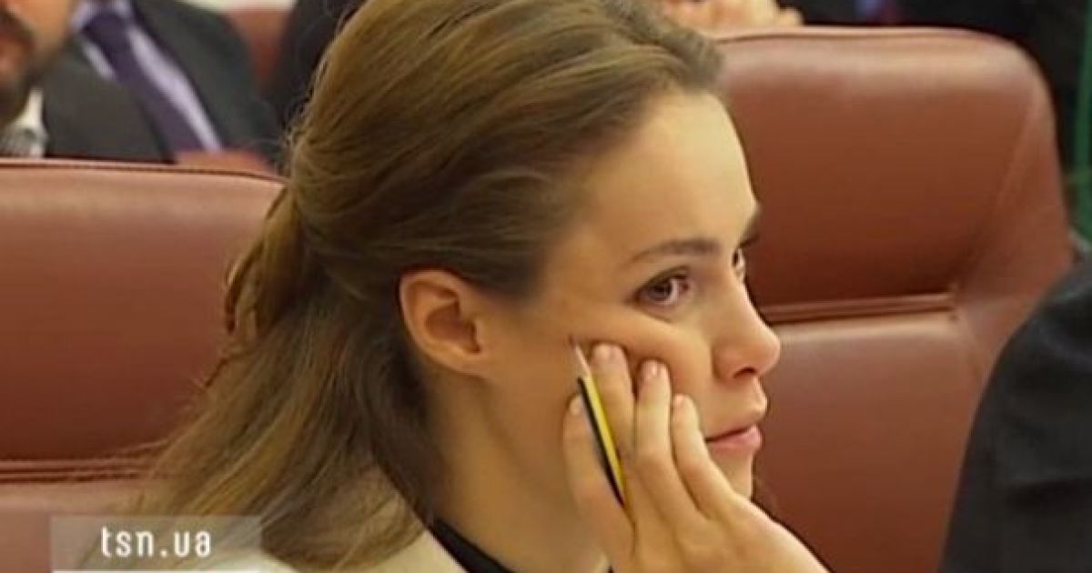 Наталія Королевська буде чергувати в День Конституцiї