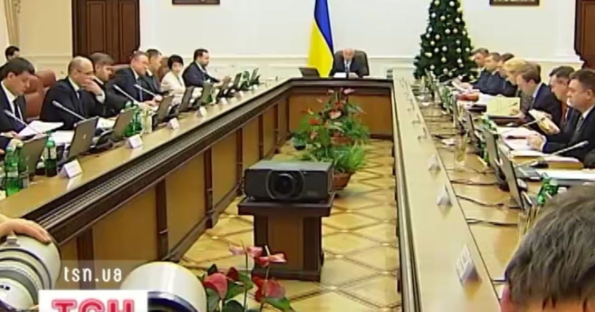 Азаров відзначив авторитетних міністрів