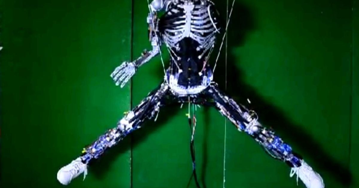 Вчені створили робота з м'язами.