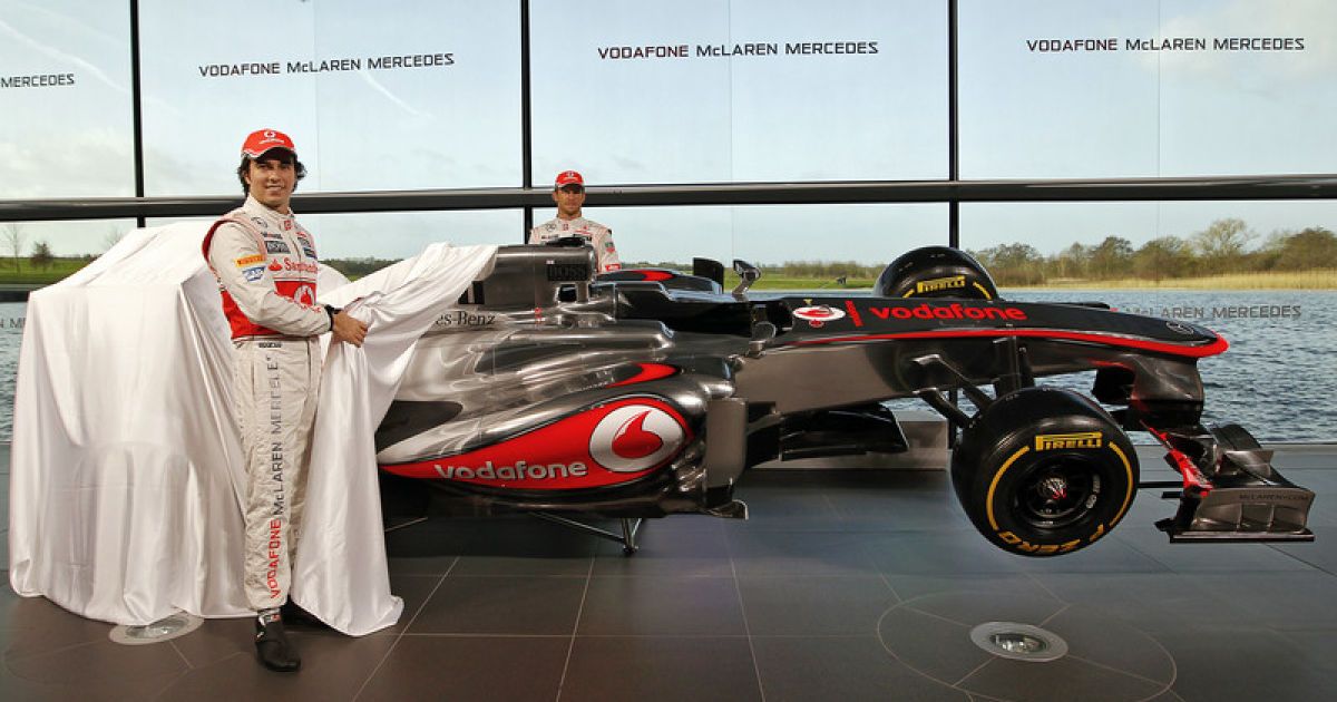 Дженсон Баттон і Серхіо Перес представили McLaren MP4-28 / © Фото EPA/UPG