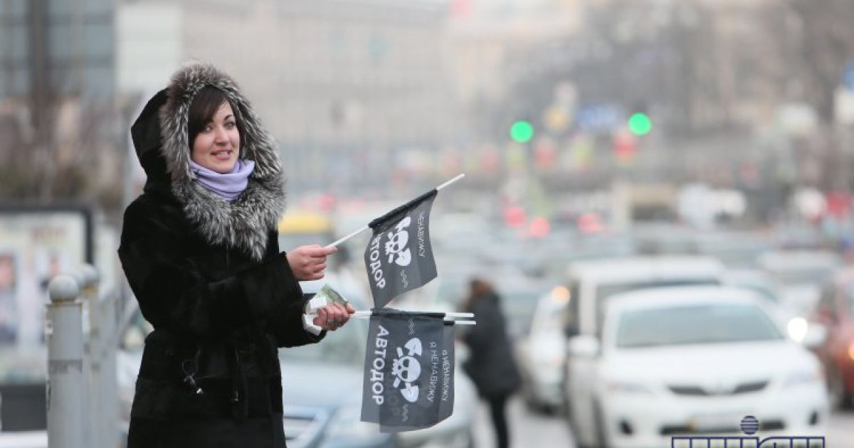 Цьогоріч дороги Києва перетворилися на нескінченні ями / © УНІАН