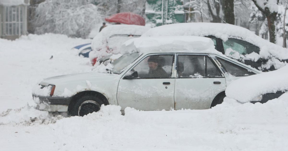 Західну Україну очікує снігопад, а решту територій - ожеледь