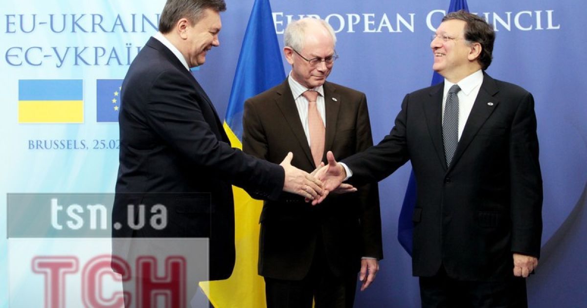 Україну на саміті представляв Янукович, Європу - Баррозу і ван Ромпей