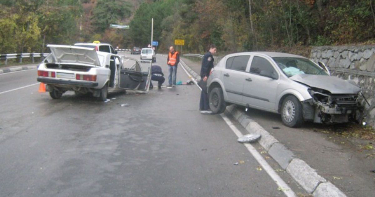 Водій Opel Astra не вибрала безпечну швидкість і зіткнулась з автомобілем ГАЗ-31029