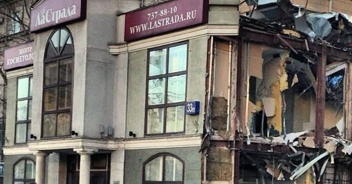 Світлину з розібраним будинком чоловік виклав у себе в блозі