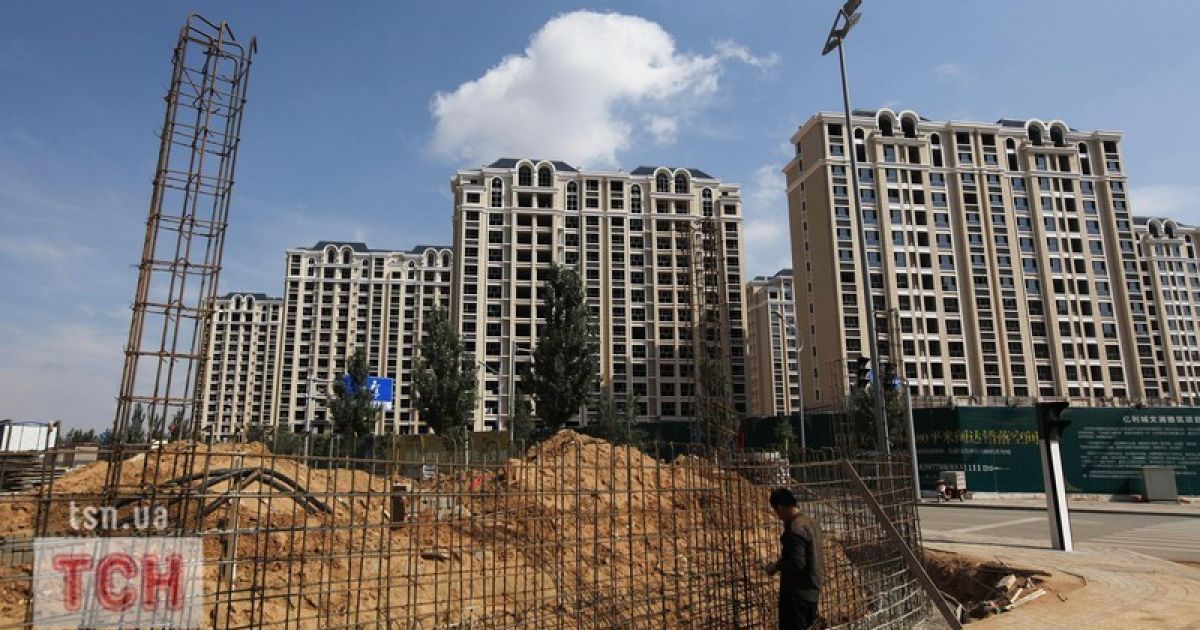 У Києві будівельник напоровся на гостру арматуру. Ілюстрація