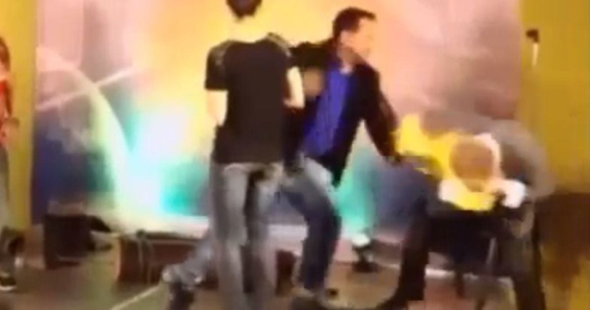 Ведучий запалив голову чарівника у прямому ефірі.