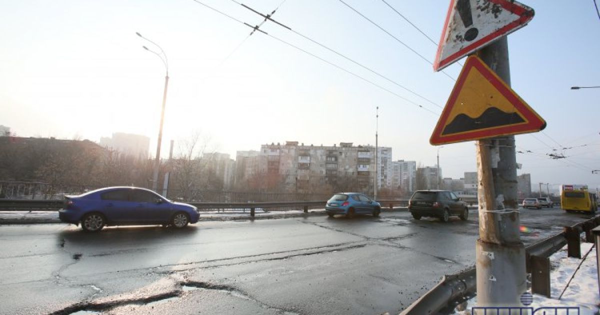Щойно потеплішає, дороги в столиці будуть ремонтувати і вночі