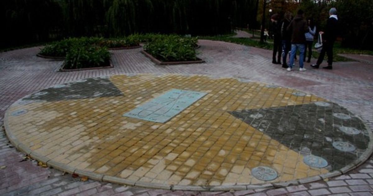 Найдавніший науковий інструмент тепер стоїть у парку "Відрадний