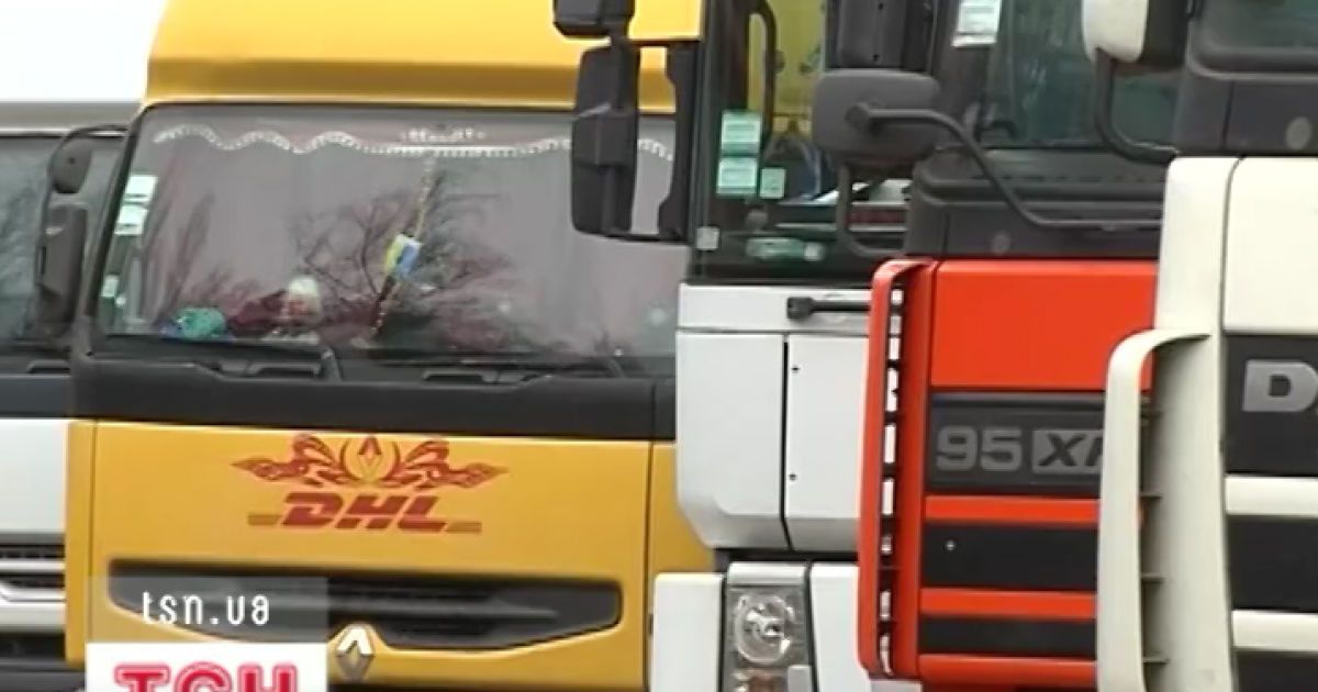 Вантажівкам доведеться чекати ночі, щоб в&#039;їхати у Київ