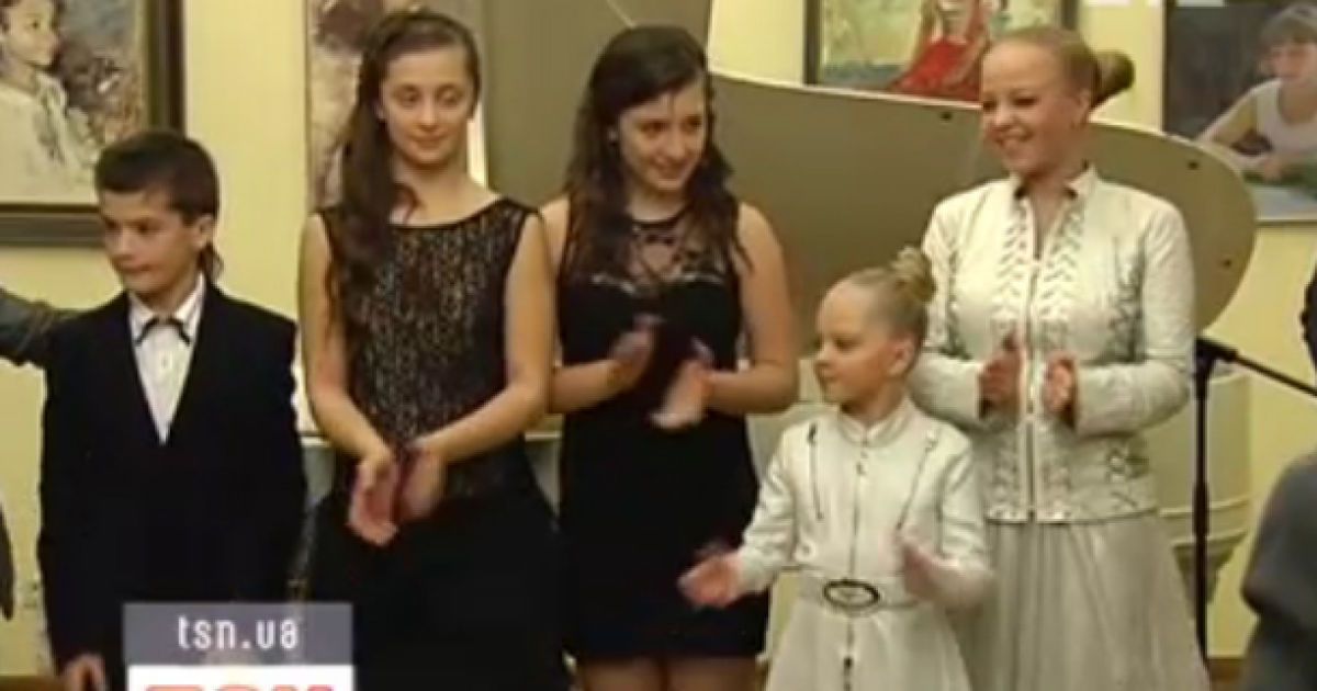 Найбільше за всіх у захваті тато маленьких артистів