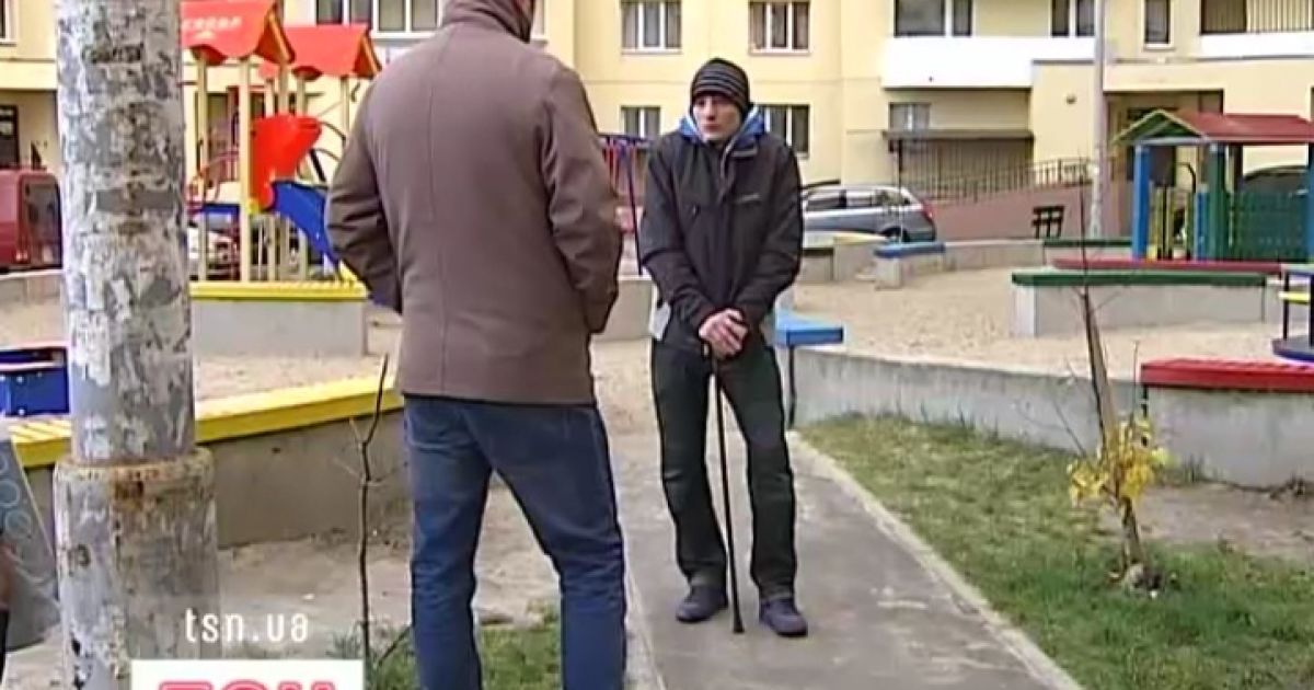 Іван зараз ходить з тростиною
