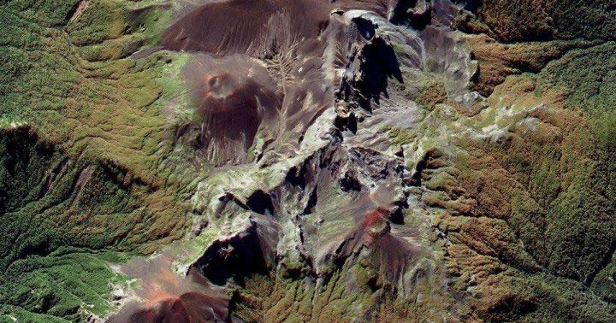 10. Чилі 4/02/12 - Анди, вулканічний пояс Пунтіагудо-Кордон Сенісос

Satellite Photograph by DigitalGlobe / © daypic.ru