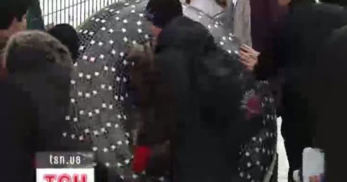 У Києві з'явився "податковий" дитячий майданчик