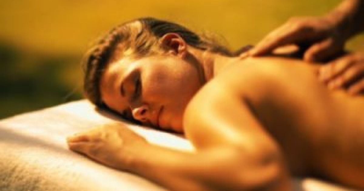 У столичних школах роблять еротичний масаж