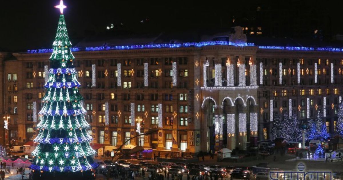 Київ зустріне Новий Рік з минулорічною ялинкою.