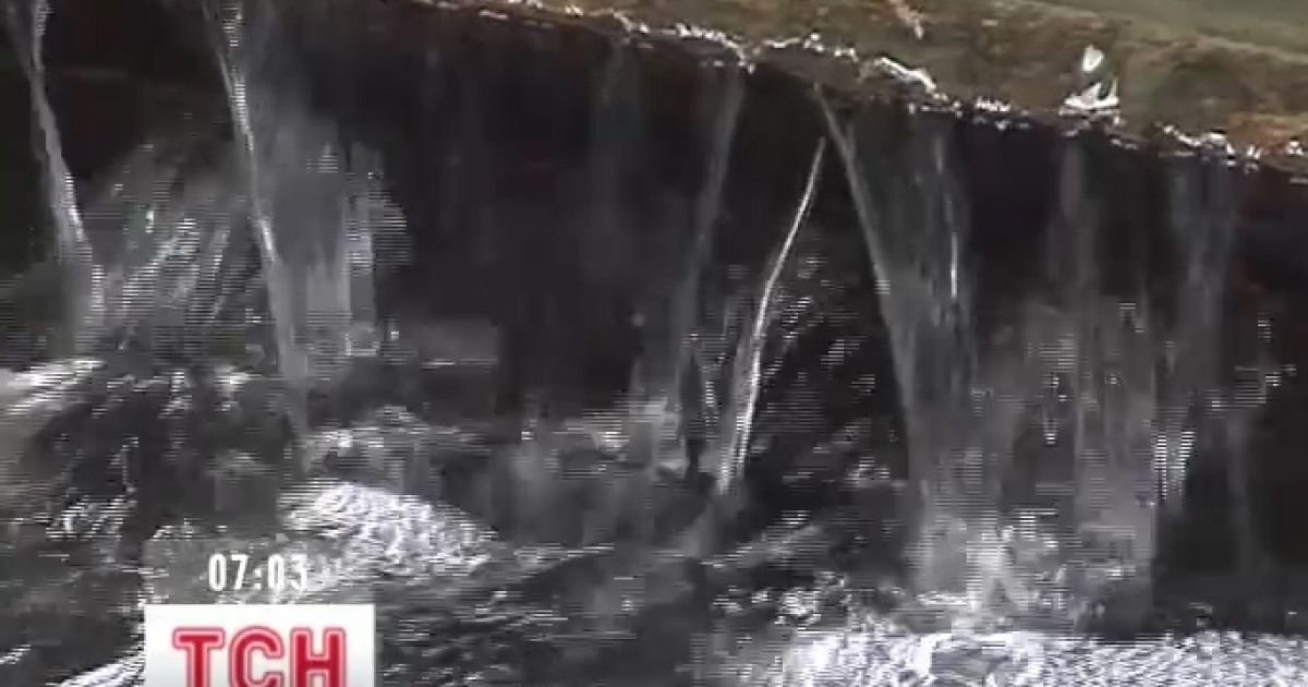 Трубу прорвало вночі
