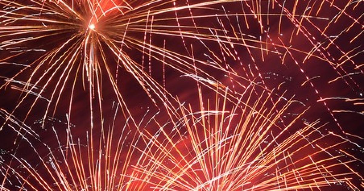 Європа запалила святкові вогні / © Фото EPA/UPG