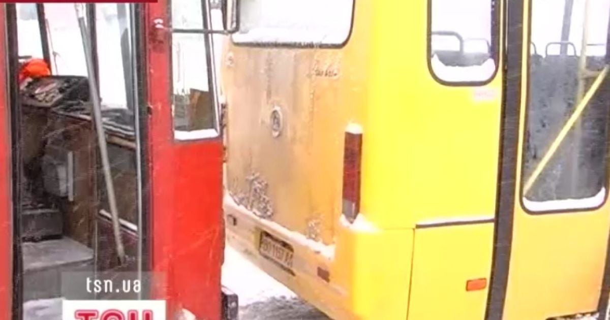 Тролейбус насмерть збив чоловіка