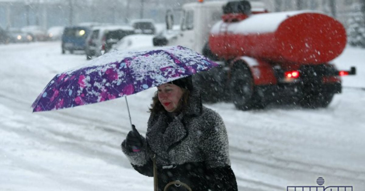 Київ перетворився у великий сніговий замет