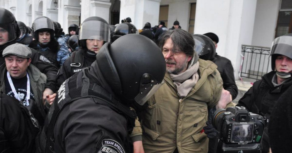 Біля Гостинного двору побилися депутати / © facebook.com/alex.zakletsky