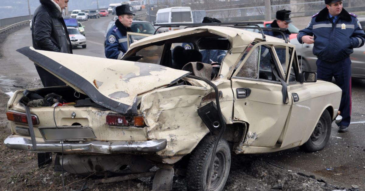 "Москвич" врізався у маршрутку с пасажирами