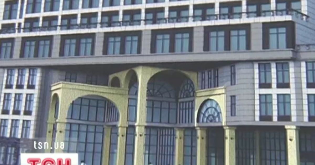 Прокуратура доручила розібратися з будівництвом на Десятинному