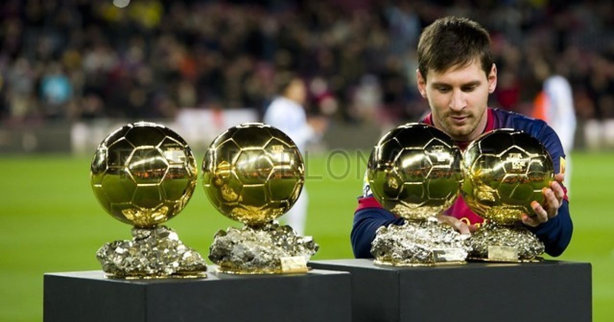 Мессі зі своєю колекцією "Золотих м&rsquo;ячів"