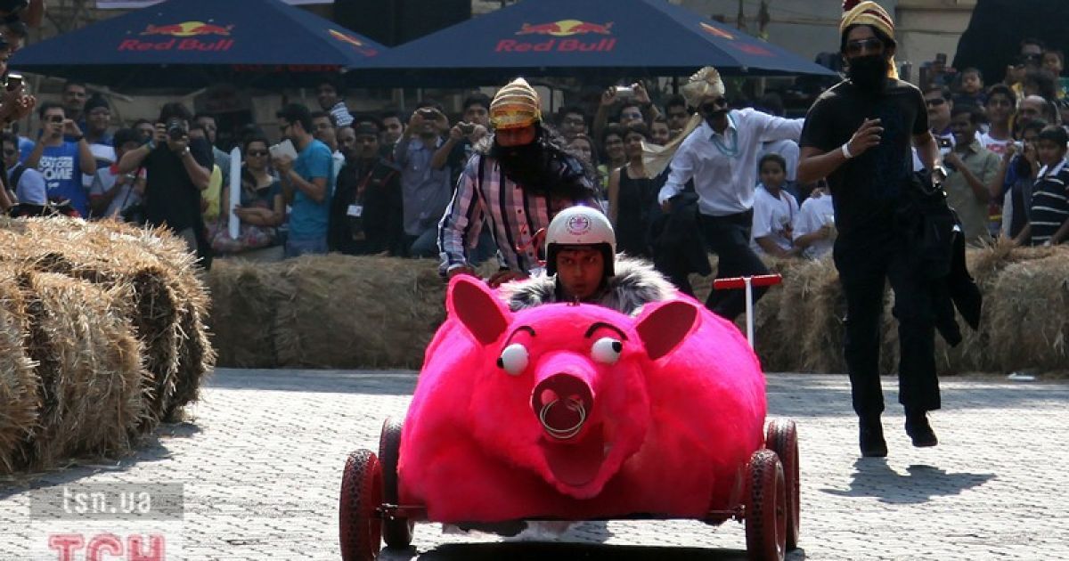 В Індії відбулись перегони Red Bull Soapbox Race / © Фото EPA/UPG