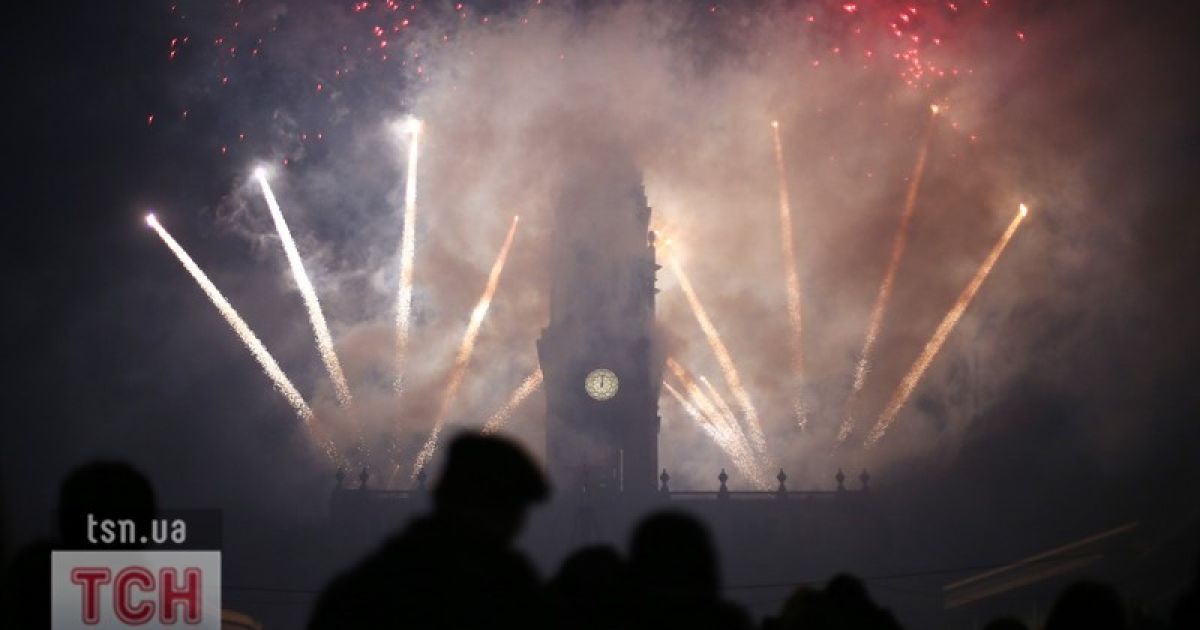 Європа запалила святкові вогні / © Фото EPA/UPG