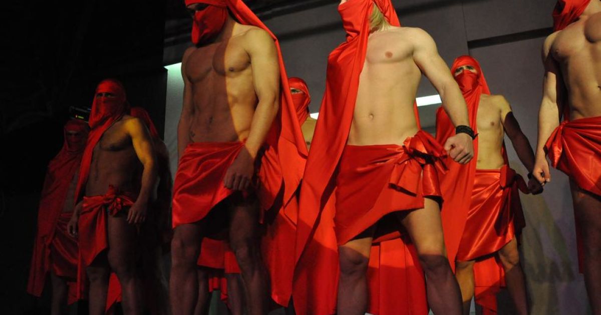 У Києві відкрили стрип-клуб лише для леді